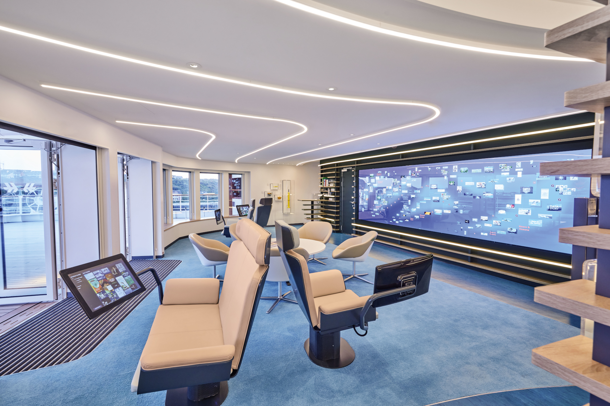 MyCruise Hapag-Lloyd-Cruises HANSEATIC-inspiration Offentlige-arealer Teater-underholdning1